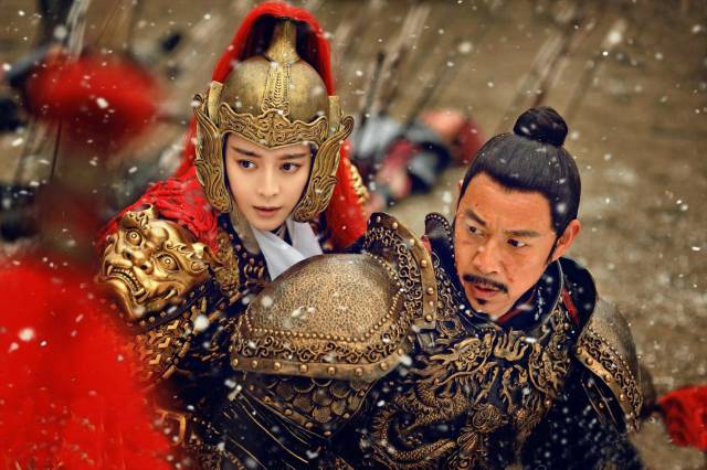 女明星穿铠甲_古装剧女将军_女明星穿盔甲