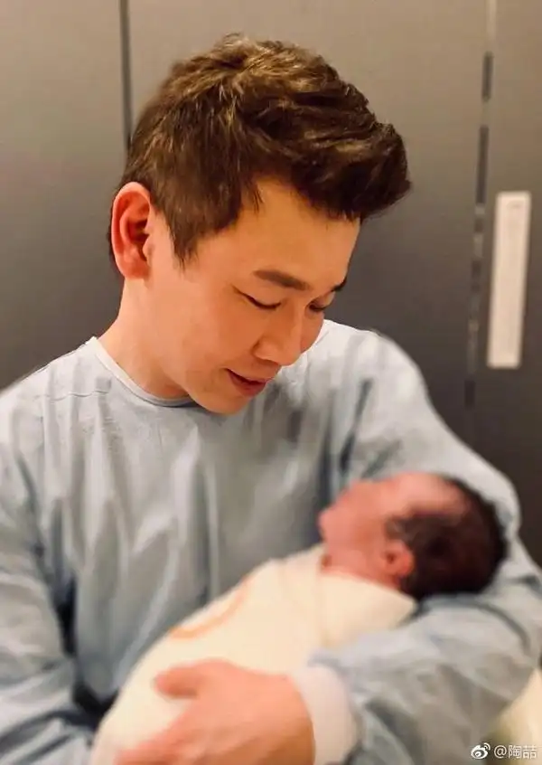 51吃瓜李易峰,_李易峰否认恋情_胡歌恋情热搜