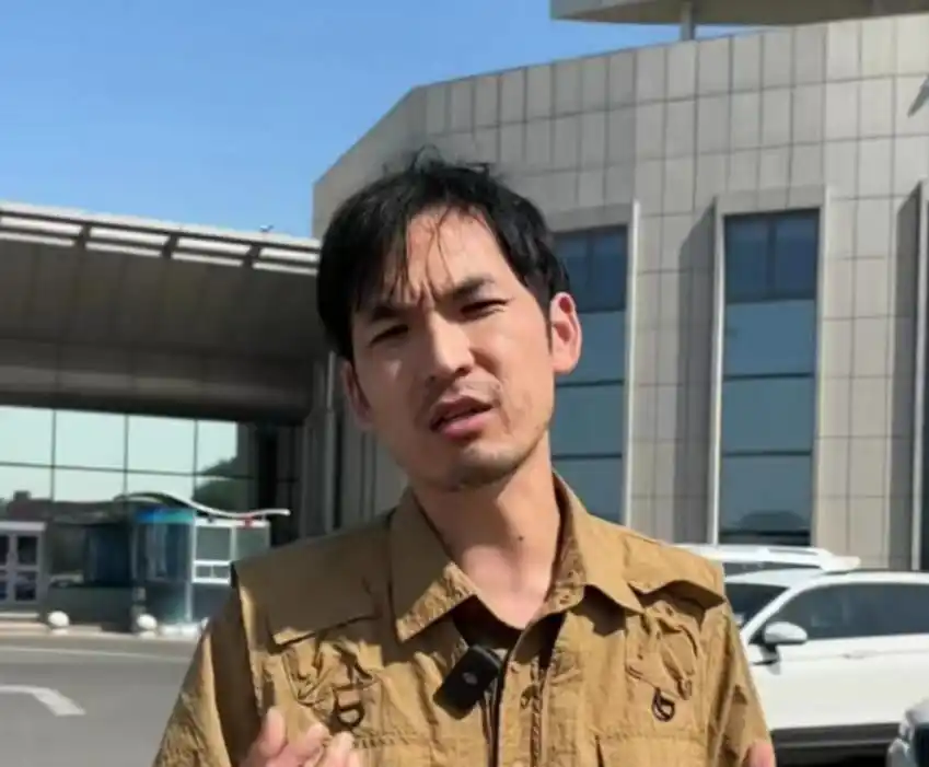 打假网红铁头敲诈勒索罪判刑8年_打假少年网红黑料,_网红拿黑料勒索主播黄金案例